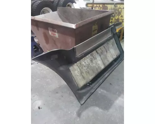 FREIGHTLINER CASCADIA 125 CAB SKIRTSIDE FAIRING