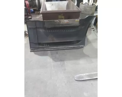 FREIGHTLINER CASCADIA 125 CAB SKIRTSIDE FAIRING