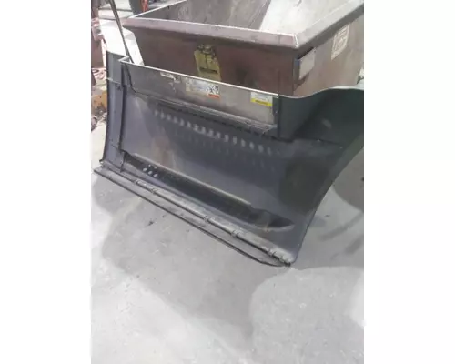 FREIGHTLINER CASCADIA 125 CAB SKIRTSIDE FAIRING