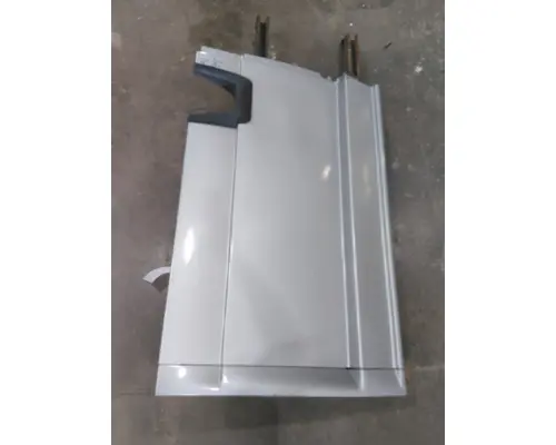 FREIGHTLINER CASCADIA 125 CAB SKIRTSIDE FAIRING