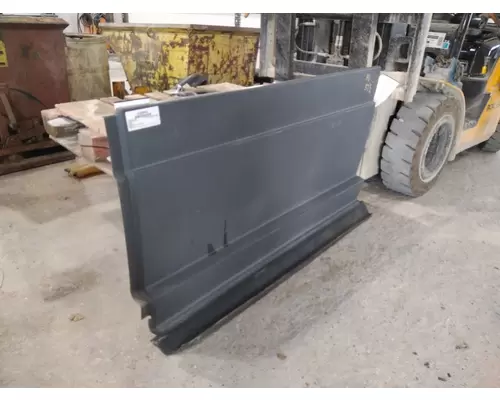 FREIGHTLINER CASCADIA 125 CAB SKIRTSIDE FAIRING