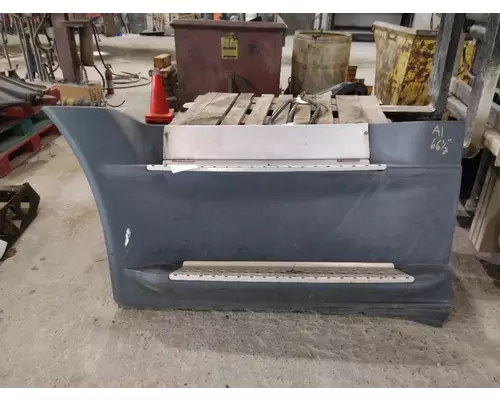 FREIGHTLINER CASCADIA 125 CAB SKIRTSIDE FAIRING