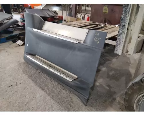 FREIGHTLINER CASCADIA 125 CAB SKIRTSIDE FAIRING