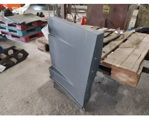 FREIGHTLINER CASCADIA 125 CAB SKIRTSIDE FAIRING