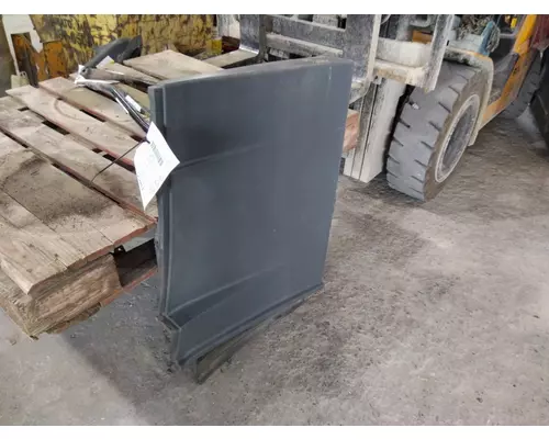 FREIGHTLINER CASCADIA 125 CAB SKIRTSIDE FAIRING