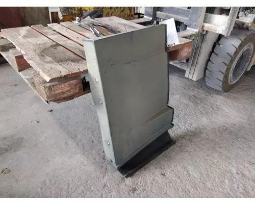 FREIGHTLINER CASCADIA 125 CAB SKIRTSIDE FAIRING