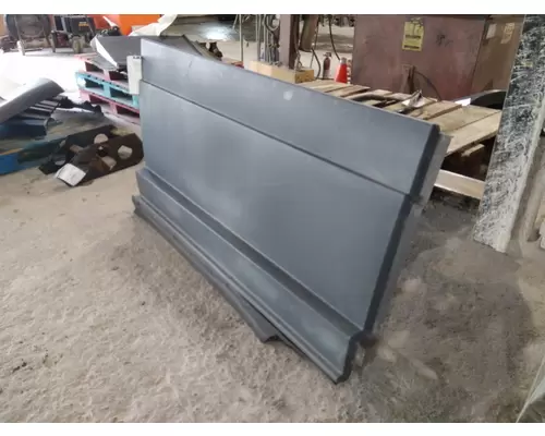 FREIGHTLINER CASCADIA 125 CAB SKIRTSIDE FAIRING