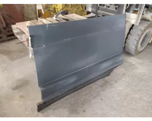 FREIGHTLINER CASCADIA 125 CAB SKIRTSIDE FAIRING