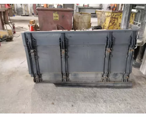 FREIGHTLINER CASCADIA 125 CAB SKIRTSIDE FAIRING
