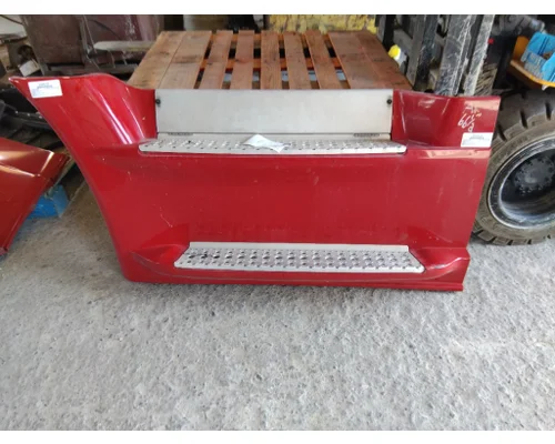 FREIGHTLINER CASCADIA 125 CAB SKIRTSIDE FAIRING