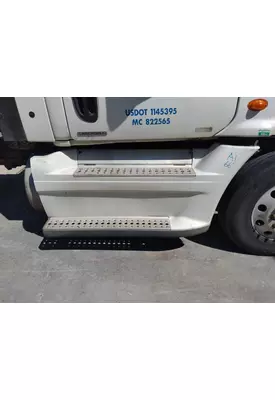 FREIGHTLINER CASCADIA 125 CAB SKIRT/SIDE FAIRING