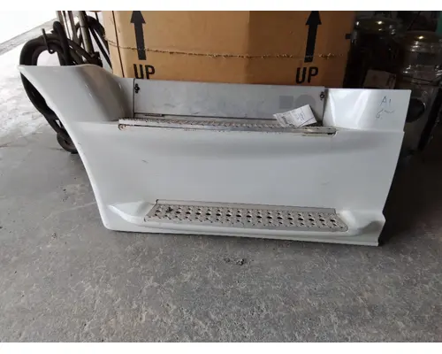 FREIGHTLINER CASCADIA 125 CAB SKIRTSIDE FAIRING