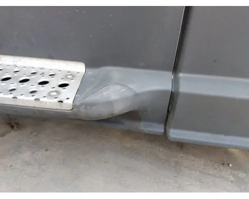FREIGHTLINER CASCADIA 125 CAB SKIRTSIDE FAIRING