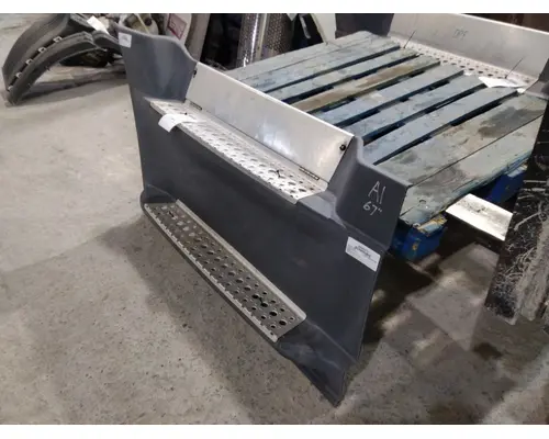 FREIGHTLINER CASCADIA 125 CAB SKIRTSIDE FAIRING