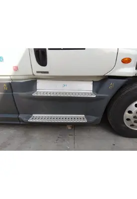 FREIGHTLINER CASCADIA 125 CAB SKIRT/SIDE FAIRING