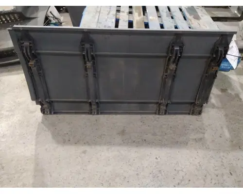 FREIGHTLINER CASCADIA 125 CAB SKIRTSIDE FAIRING