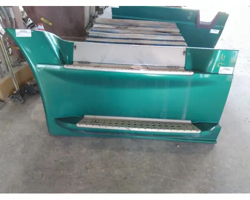 FREIGHTLINER CASCADIA 125 CAB SKIRTSIDE FAIRING