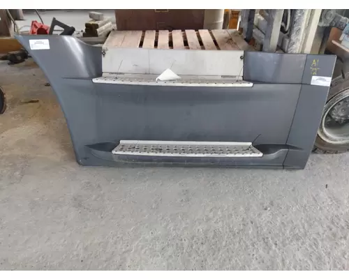 FREIGHTLINER CASCADIA 125 CAB SKIRTSIDE FAIRING