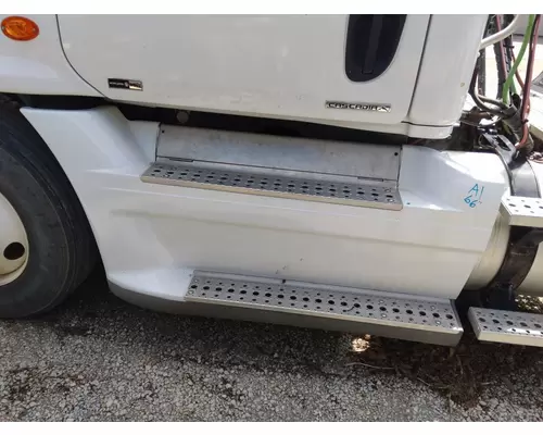FREIGHTLINER CASCADIA 125 CAB SKIRTSIDE FAIRING