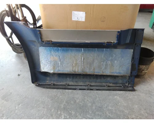 FREIGHTLINER CASCADIA 125 CAB SKIRTSIDE FAIRING