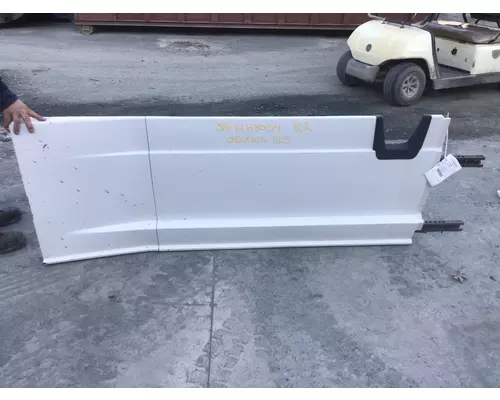 FREIGHTLINER CASCADIA 125 CAB SKIRTSIDE FAIRING