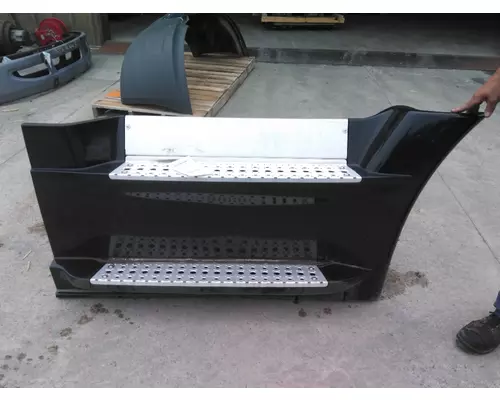 FREIGHTLINER CASCADIA 125 CAB SKIRTSIDE FAIRING