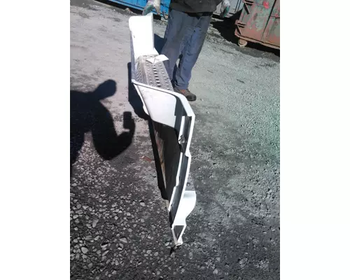 FREIGHTLINER CASCADIA 125 CAB SKIRTSIDE FAIRING