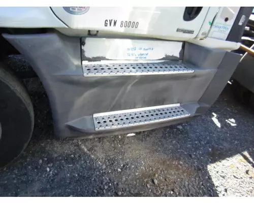 FREIGHTLINER CASCADIA 125 CAB SKIRTSIDE FAIRING
