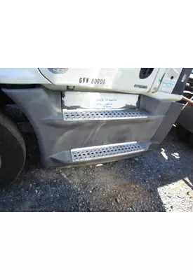 FREIGHTLINER CASCADIA 125 CAB SKIRT/SIDE FAIRING