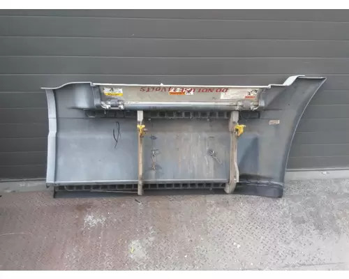 FREIGHTLINER CASCADIA 125 CAB SKIRTSIDE FAIRING