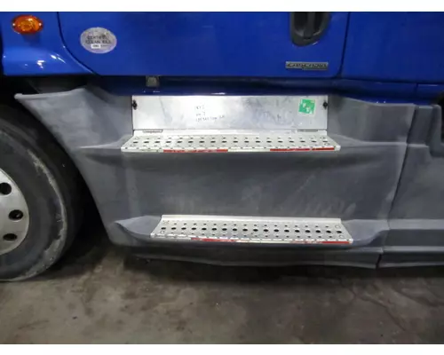 FREIGHTLINER CASCADIA 125 CAB SKIRTSIDE FAIRING