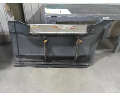 FREIGHTLINER CASCADIA 125 CAB SKIRTSIDE FAIRING