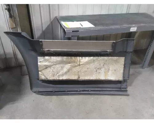 FREIGHTLINER CASCADIA 125 CAB SKIRTSIDE FAIRING