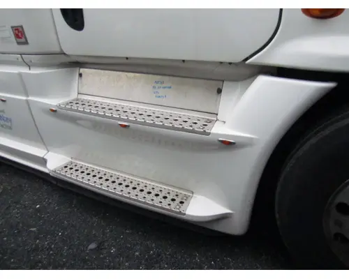 FREIGHTLINER CASCADIA 125 CAB SKIRTSIDE FAIRING