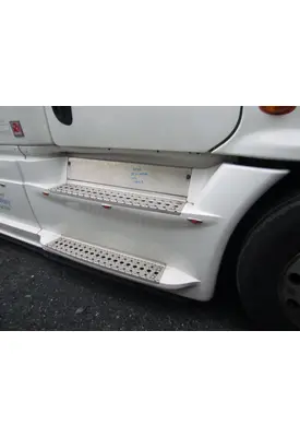 FREIGHTLINER CASCADIA 125 CAB SKIRT/SIDE FAIRING