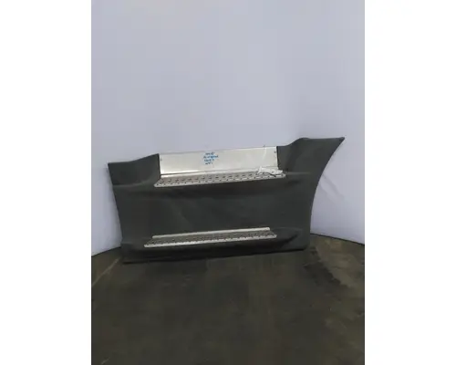 FREIGHTLINER CASCADIA 125 CAB SKIRTSIDE FAIRING