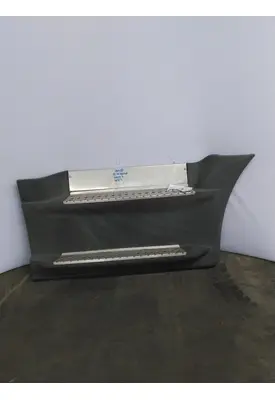 FREIGHTLINER CASCADIA 125 CAB SKIRT/SIDE FAIRING