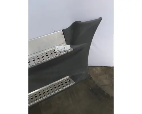 FREIGHTLINER CASCADIA 125 CAB SKIRTSIDE FAIRING