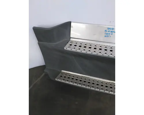 FREIGHTLINER CASCADIA 125 CAB SKIRTSIDE FAIRING