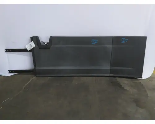 FREIGHTLINER CASCADIA 125 CAB SKIRTSIDE FAIRING