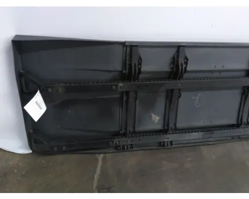 FREIGHTLINER CASCADIA 125 CAB SKIRTSIDE FAIRING