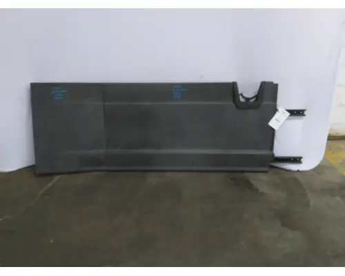 FREIGHTLINER CASCADIA 125 CAB SKIRTSIDE FAIRING