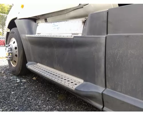 FREIGHTLINER CASCADIA 125 CAB SKIRTSIDE FAIRING