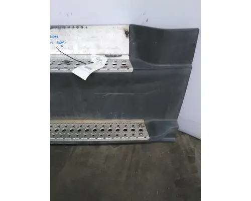 FREIGHTLINER CASCADIA 125 CAB SKIRTSIDE FAIRING