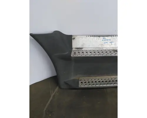 FREIGHTLINER CASCADIA 125 CAB SKIRTSIDE FAIRING