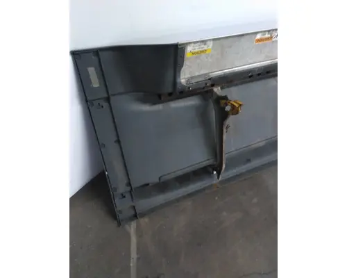 FREIGHTLINER CASCADIA 125 CAB SKIRTSIDE FAIRING