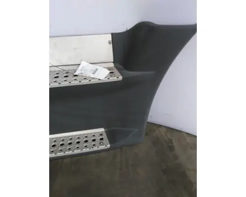 FREIGHTLINER CASCADIA 125 CAB SKIRTSIDE FAIRING