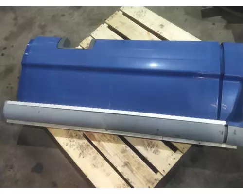 FREIGHTLINER CASCADIA 125 CAB SKIRTSIDE FAIRING