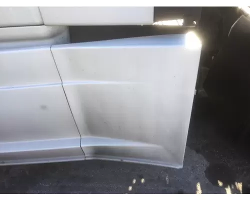 FREIGHTLINER CASCADIA 125 CAB SKIRTSIDE FAIRING