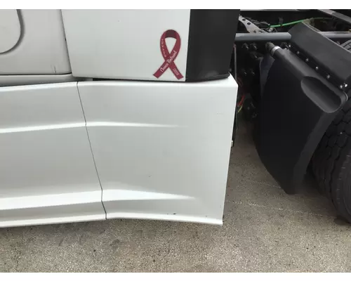 FREIGHTLINER CASCADIA 125 CAB SKIRTSIDE FAIRING